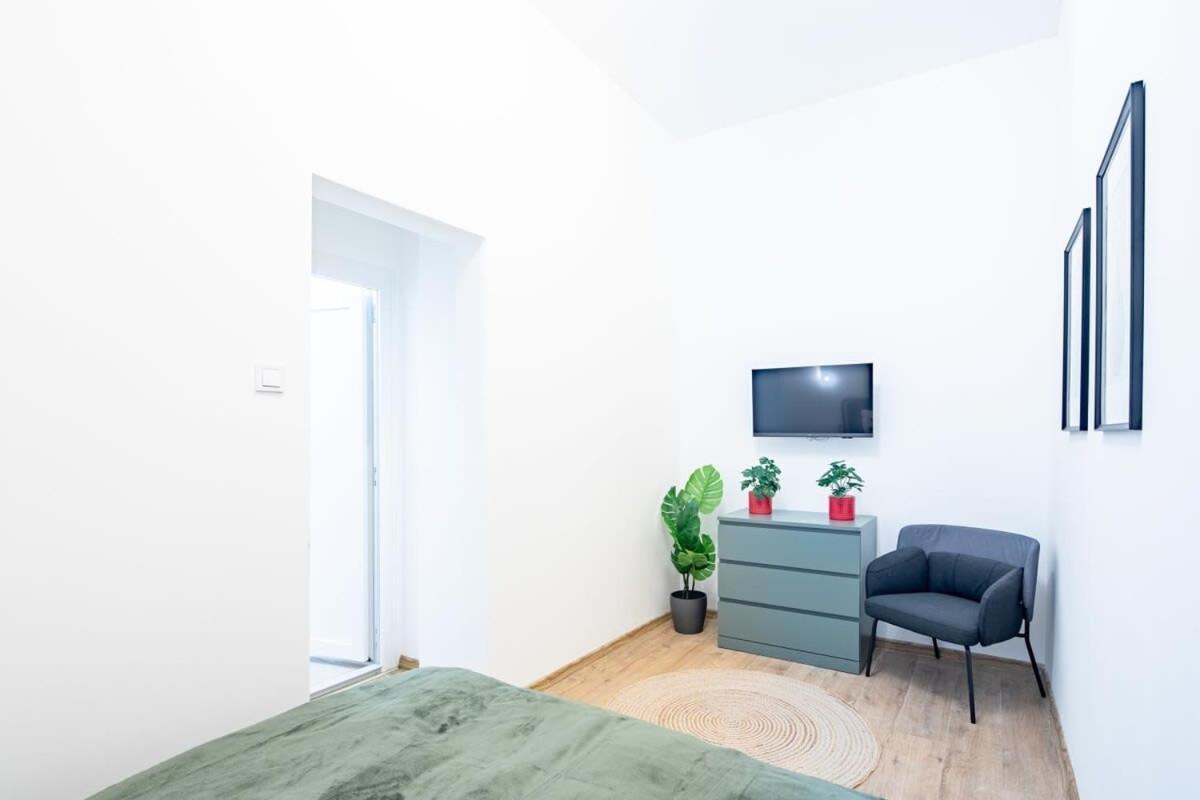 Central - New - Comfy Ac Studio Βουδαπέστη Εξωτερικό φωτογραφία